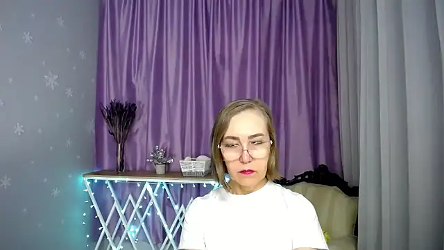 queen_a_n_i Chat XXX live