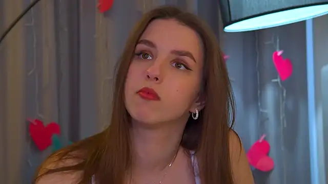 AliceAtkins Adlı Modelin Canlı XXX Sohbeti