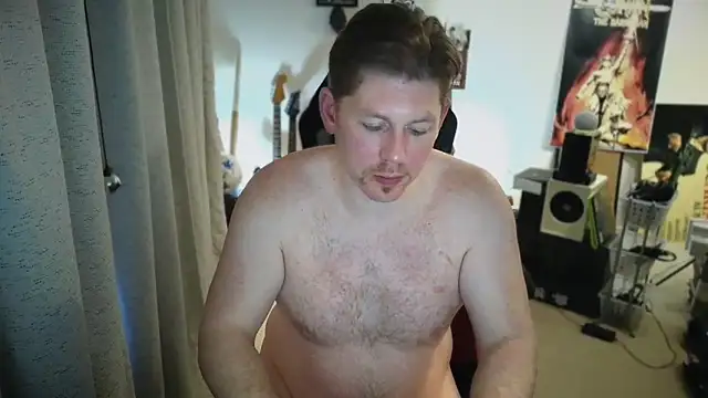 9VOLTT élő XXX-chatje