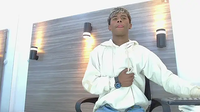 LuckyBluex – Kamerová šou