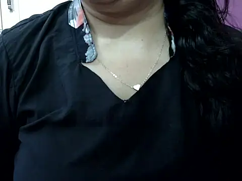 Chat +18 de Cute_Aliyaa ao vivo