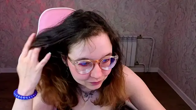 Aleks-caster Adlı Modelin Canlı XXX Sohbeti