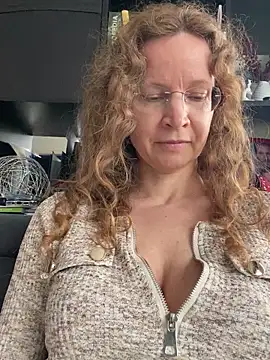 AnnikaRose live XXX chat