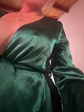 Agatha210のライブXXXチャット