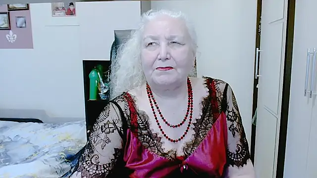 GrannyAlisa Chat XXX in diretta