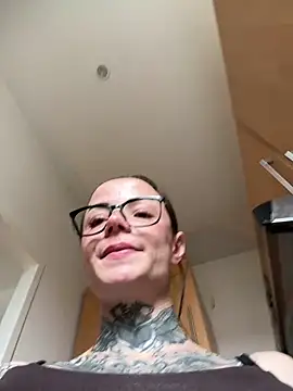 SkinnyLillyn Live XXX chat