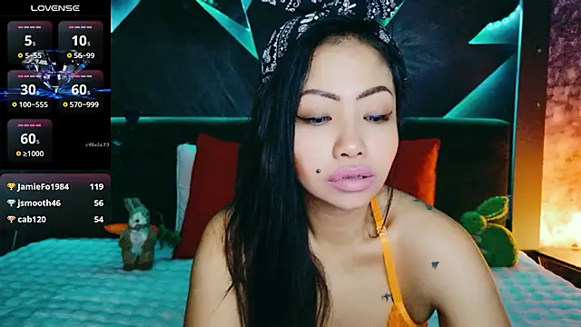 XXX chat uživo modela ElyaQuinn