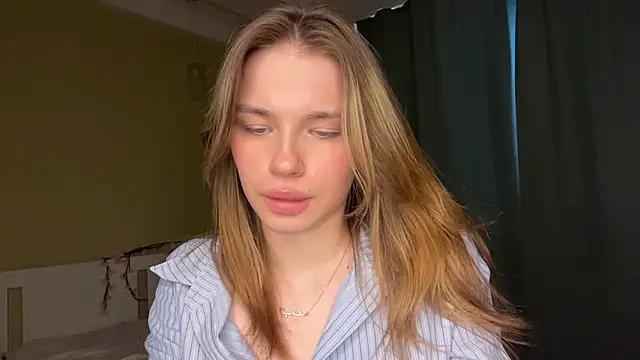 Pokazy przed kamerką – EarthaStinett