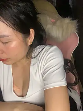 Ivy_Trix2 Adlı Modelin Canlı XXX Sohbeti