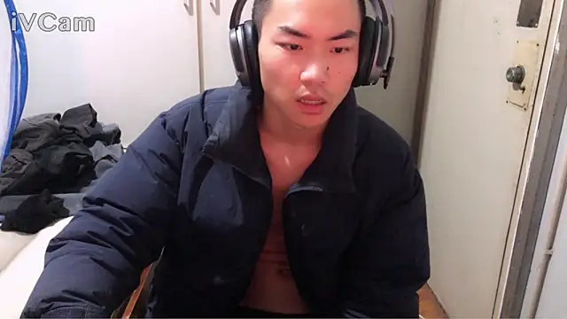 Chat XXX en directo de dyjdddttj