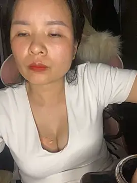 Ivy_Trix2のライブXXXチャット