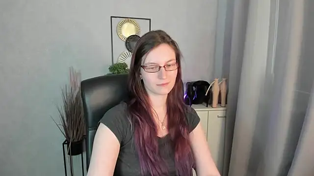 emmaxDelight Adlı Modelin Canlı XXX Sohbeti