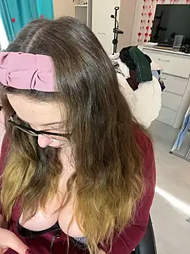 DienkaGreen's Live XXX Chat