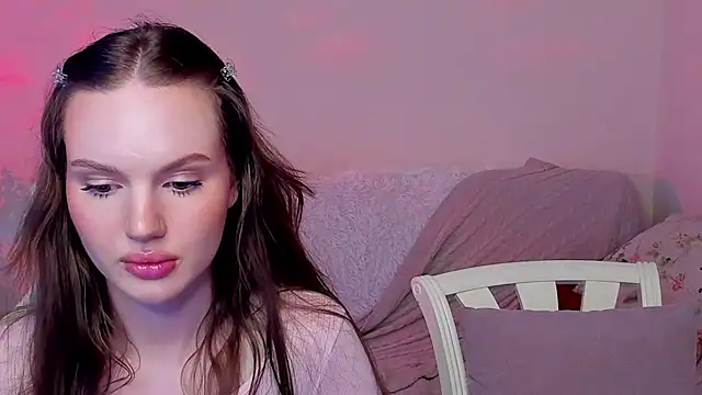 แชท XXX สดของ MishkaMe