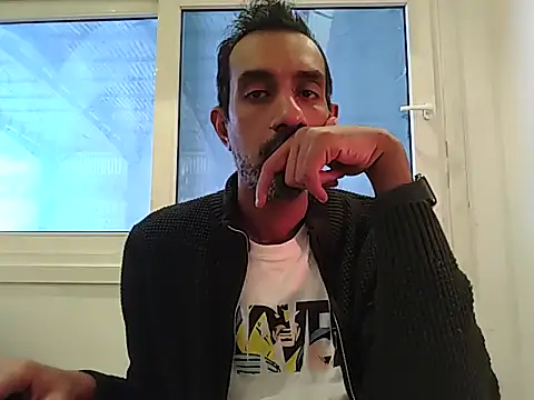 Chat +18 de BluishGnostic ao vivo