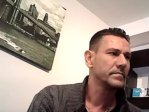 mastercharisma35 élő XXX-chatje