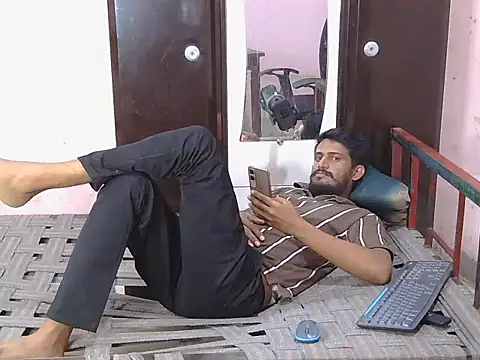 Chat +18 de HotXKrish ao vivo