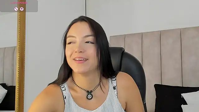 دردشة Megan-8 الجنسية المباشرة