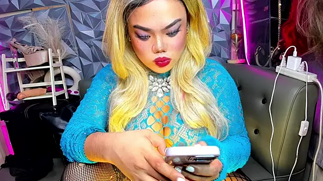 AlwaysHornyMia Live XXX-Chat