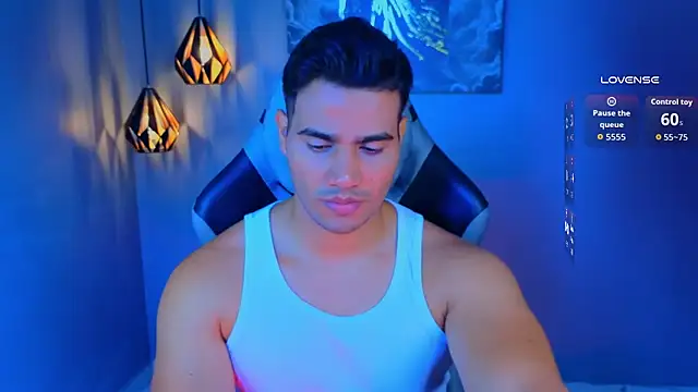 AndresRodriguez1 élő XXX-chatje