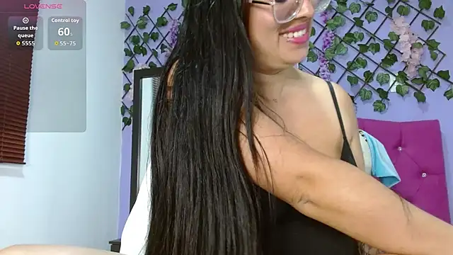 Pokazy przed kamerką – Sophie-Hot-