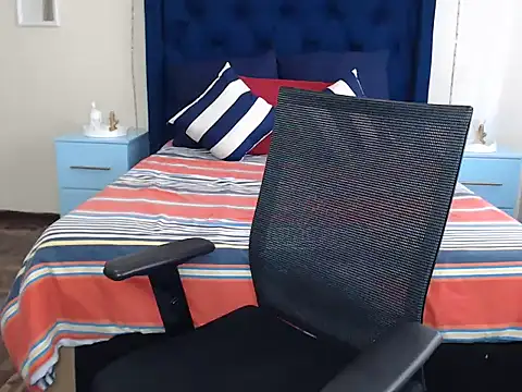 QUEENMANDYY's Live XXX Chat