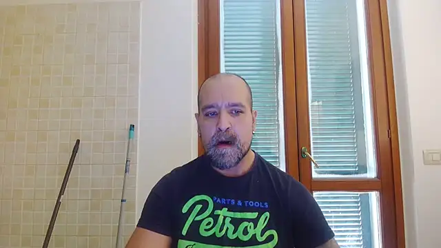 AMIRDIB2025 Adlı Modelin Canlı XXX Sohbeti