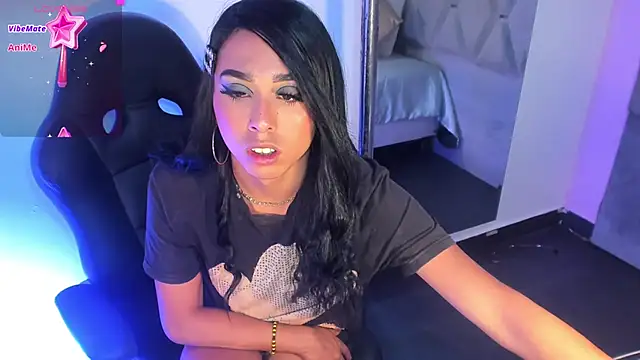 Daniiela_Ember Adlı Modelin Canlı XXX Sohbeti