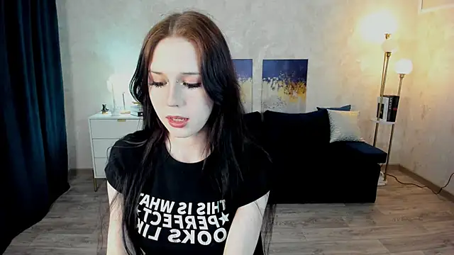 VioletHarme Adlı Modelin Canlı XXX Sohbeti