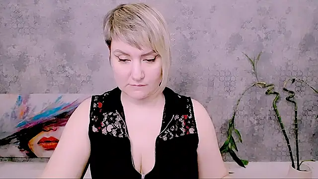 DjulliaのライブXXXチャット