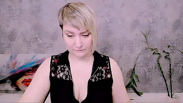 Djullia live XXX chat