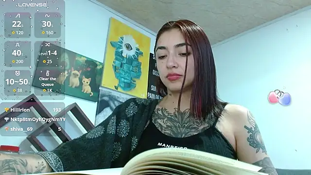 ZoeBakers_ Adlı Modelin Canlı XXX Sohbeti