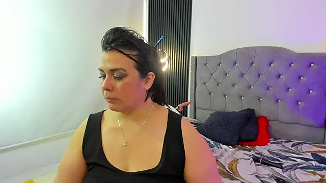 martina_foxy_'s Live XXX Chat