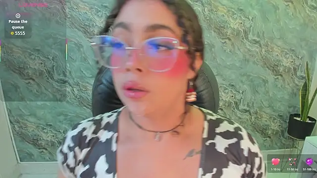 antonelllepiercee's Live XXX Chat