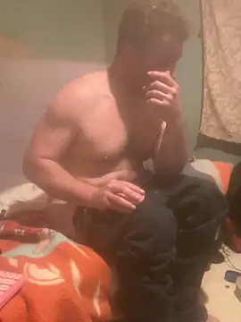 2Clouded4U2C 在線直播表演