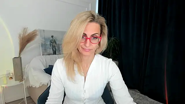 MuseOfStage's Live XXX Chat