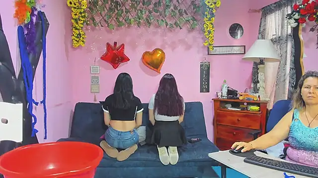 แชท XXX สดของ lesbiancuple