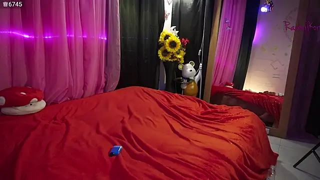 Rachellkors Adlı Modelin Canlı XXX Sohbeti