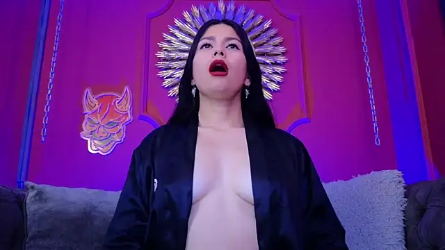 Julieta_Russell Live XXX-Chat