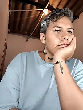 Živý XXX chat Yessi_rousse