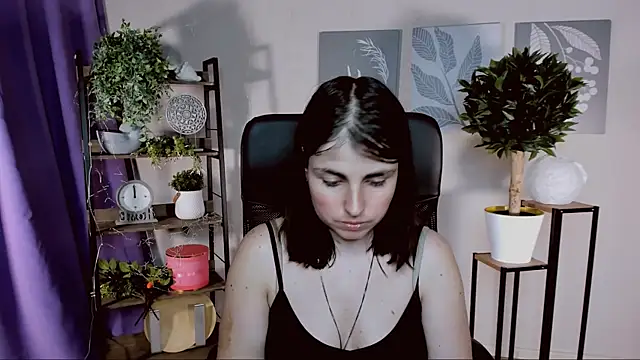 MartaEdams Adlı Modelin Canlı XXX Sohbeti