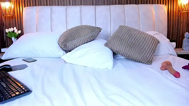 LisaLain Chat XXX live