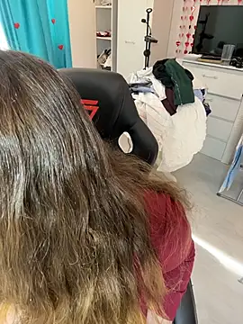 DienkaGreen Adlı Modelin Canlı XXX Sohbeti