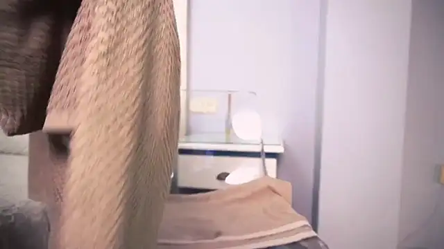 new_dee: απευθείας συνομιλία ΧΧΧ