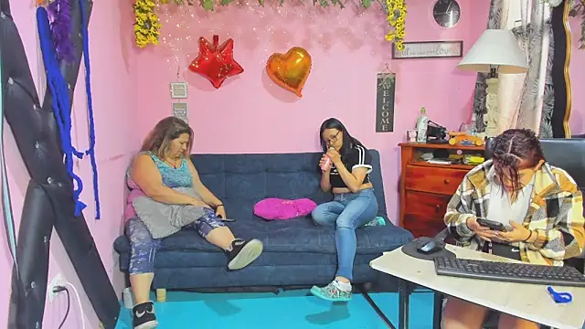 lesbiancuple 现场XXX聊天