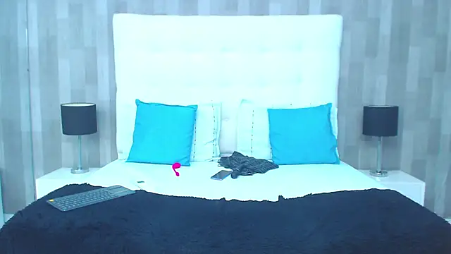 LeahMillerr's Live XXX Chat