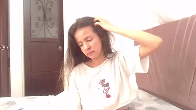 nathaly_jones_ Adlı Modelin Canlı XXX Sohbeti