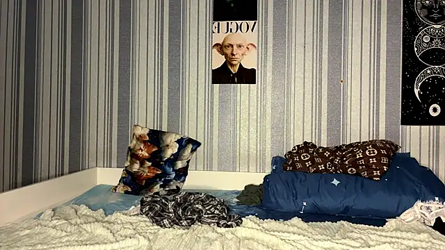 EmiliaCouple Live XXX-chat