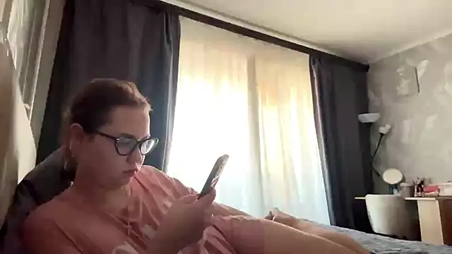 Show de Emely_Cute na webcam