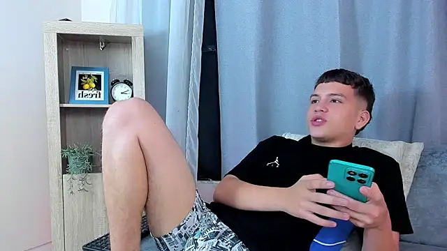 dennis_hills webcam show